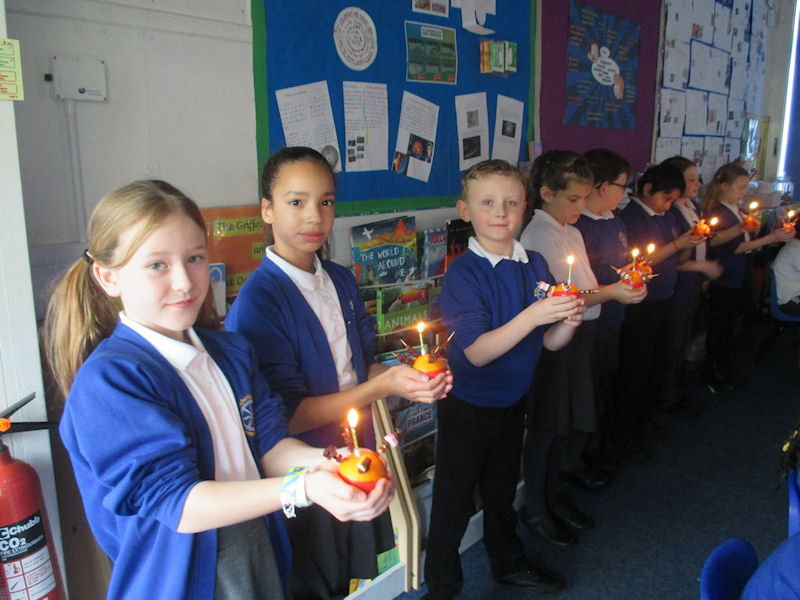 Year 3 Learn About Christingle